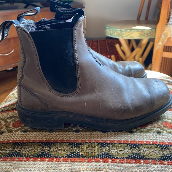 Chisel Toe Blundstones Size 4.5 - Picture 2 of 4